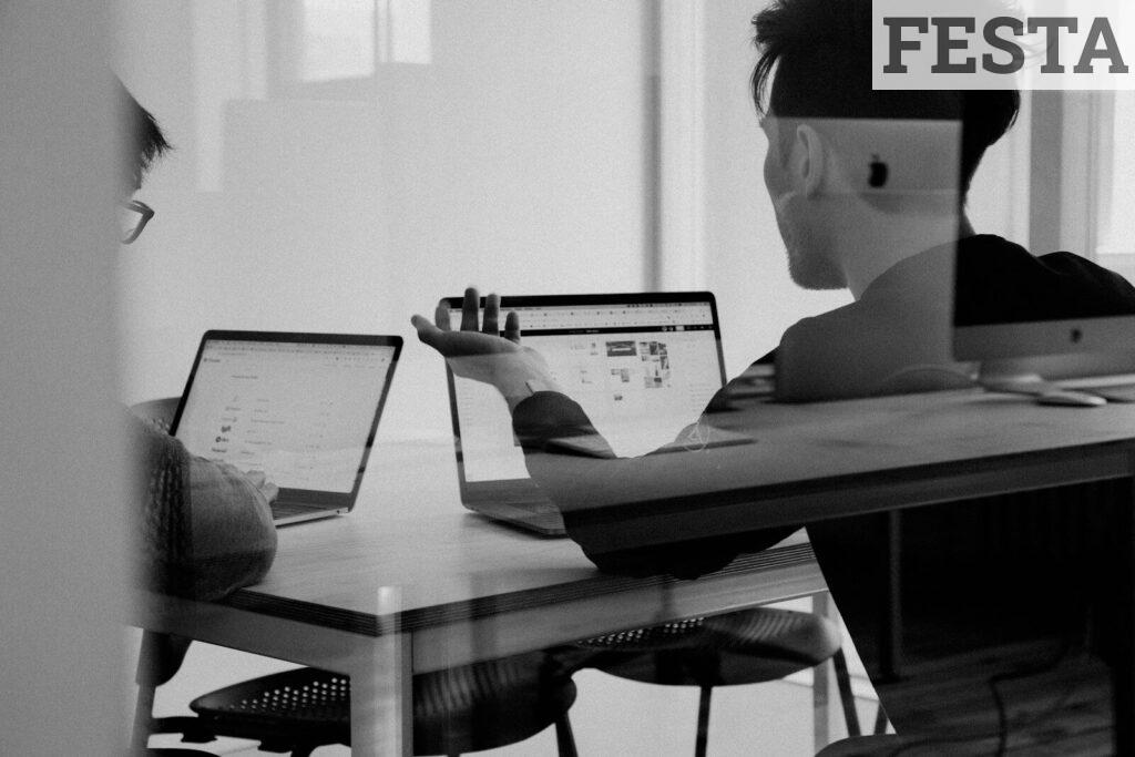 man using MacBook